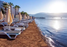 Is Marmaris Beach Sandy ?