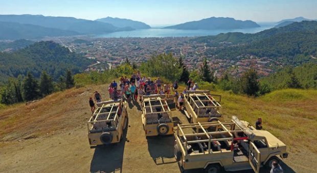 What are the best outdoor activities in Marmaris?